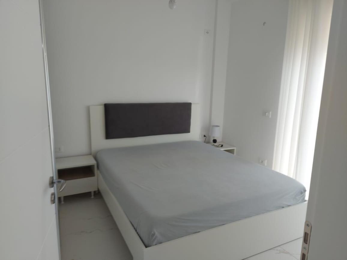 Edan Apartments Vlorë Buitenkant foto